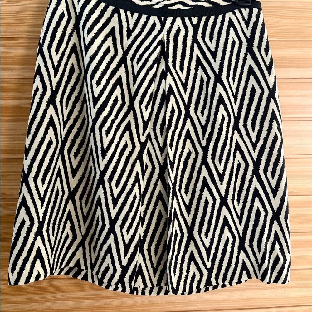 Ann Taylor Geometric Black and Tan Skirt